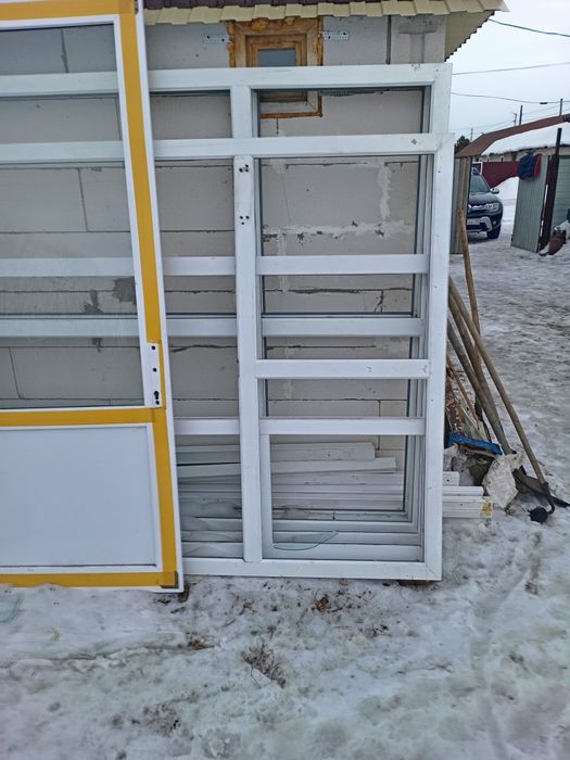 Пластиковые двери перегородки, б/у