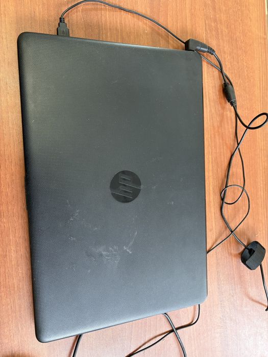 Ноутбук HP i3 5005U 4GB