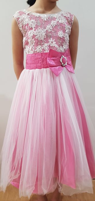 Продаю бальные платья