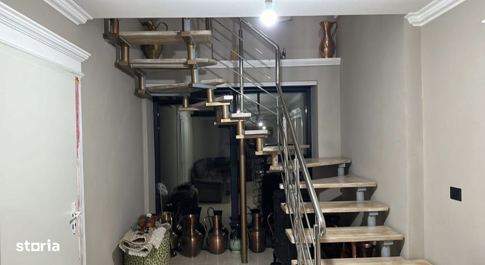 Casa cu 8 camere, 750 mp teren , Radauti