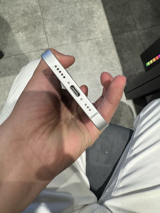 Iphone 16e xolati ideal
