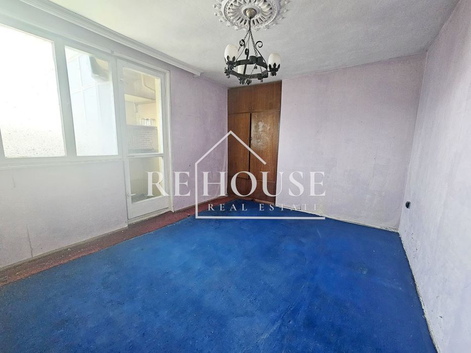 Продава се Тристаен апартамент в Варна, Левски - 95 кв.м за 1642 €/кв.м - Снимка #8