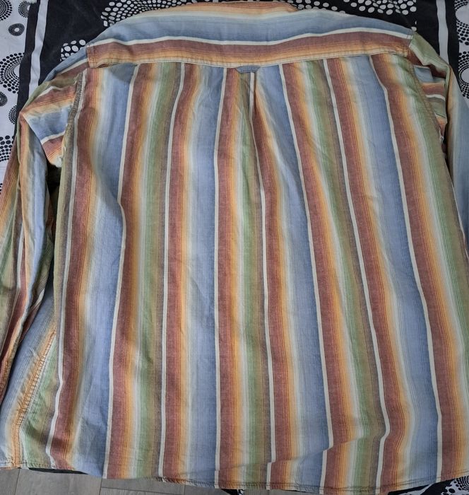 Мъжка цветна риза.