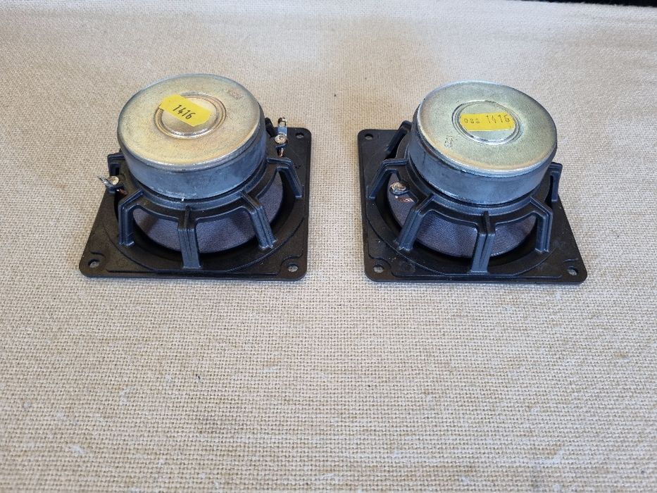 Set Difuzoare Medii Canton. 5 ohms , 40 watts, 11x11 cm  Impecabile