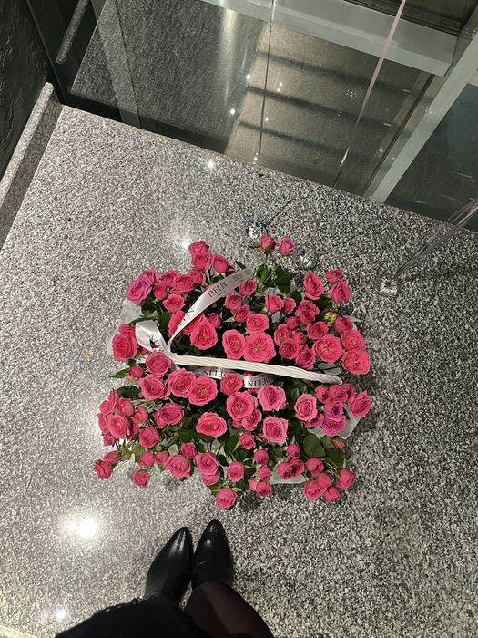 Продам кустовую розу