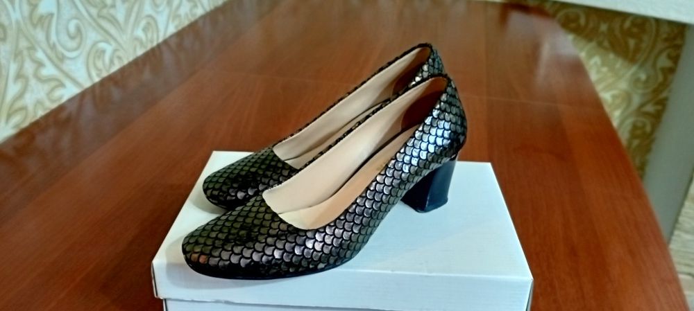 Продам түфли женские