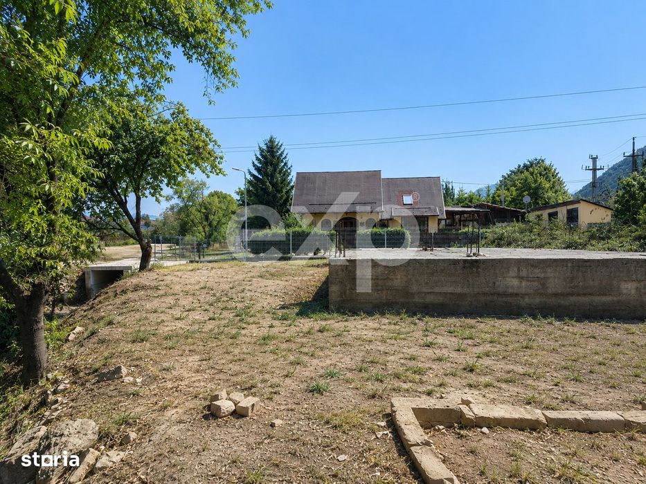 Teren 800 Mp Cu Construcție Incepută – Săcele, Str. Avram Iancu