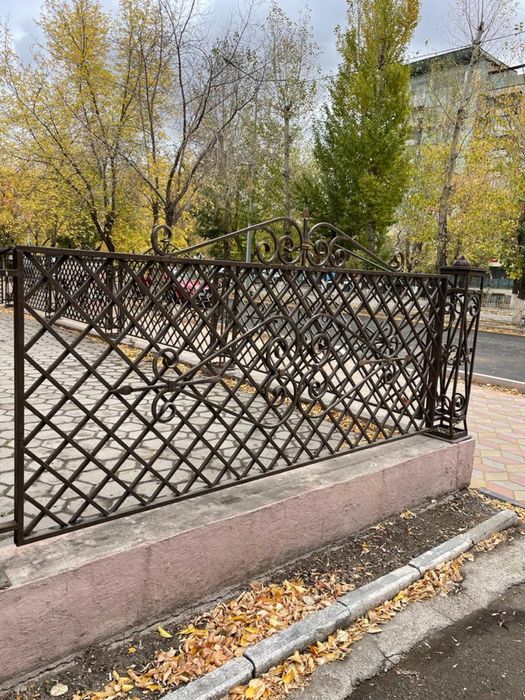 Забор кованный