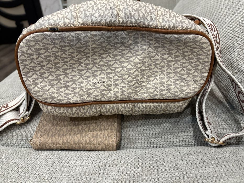 Дамска раница и портмоне