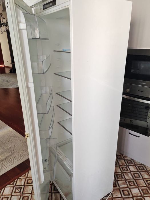 Холодилник работает