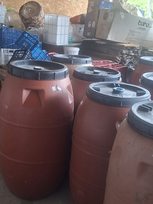 Butoaie plastic  220 litri