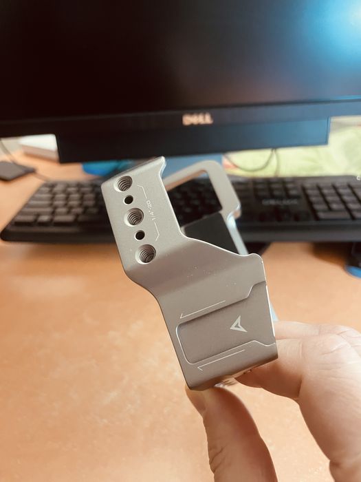 Клетка на Sony a7m4 итд