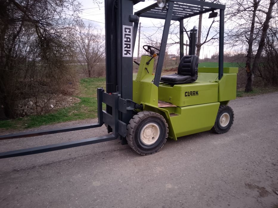 Stivuitor Clark  Motostivuitor