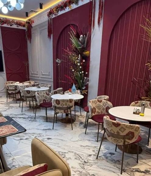 Kafe restoranlar uchun stol stullar