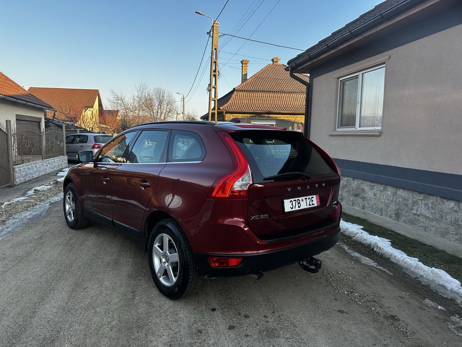 * Volvo  xc  60*