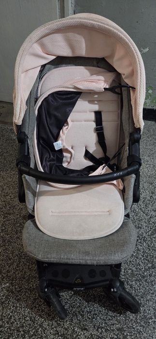 Бебешка количка.