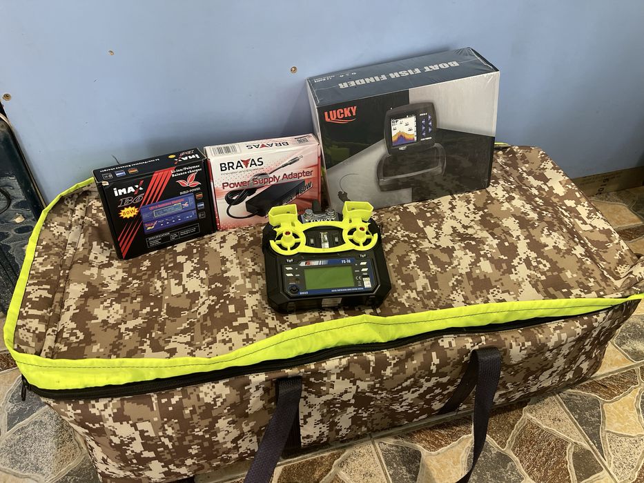 Лодка за захранка със сонар Lucky