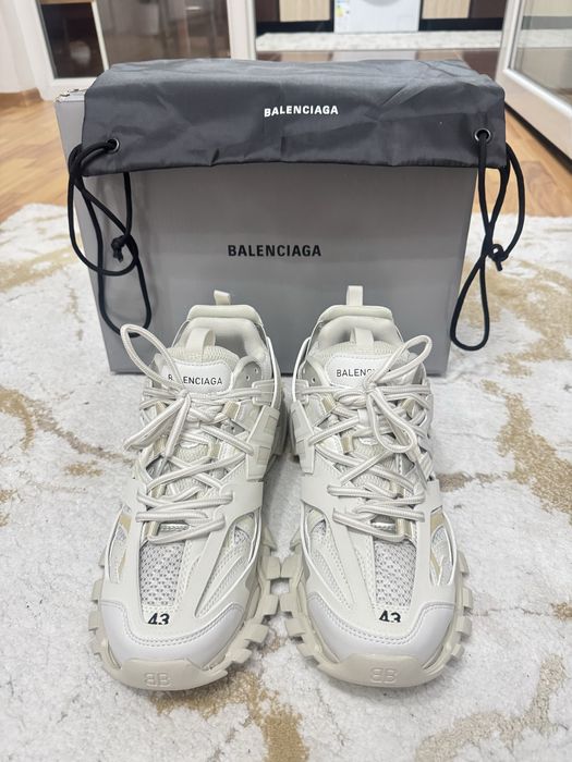 Balenciaga track Albi