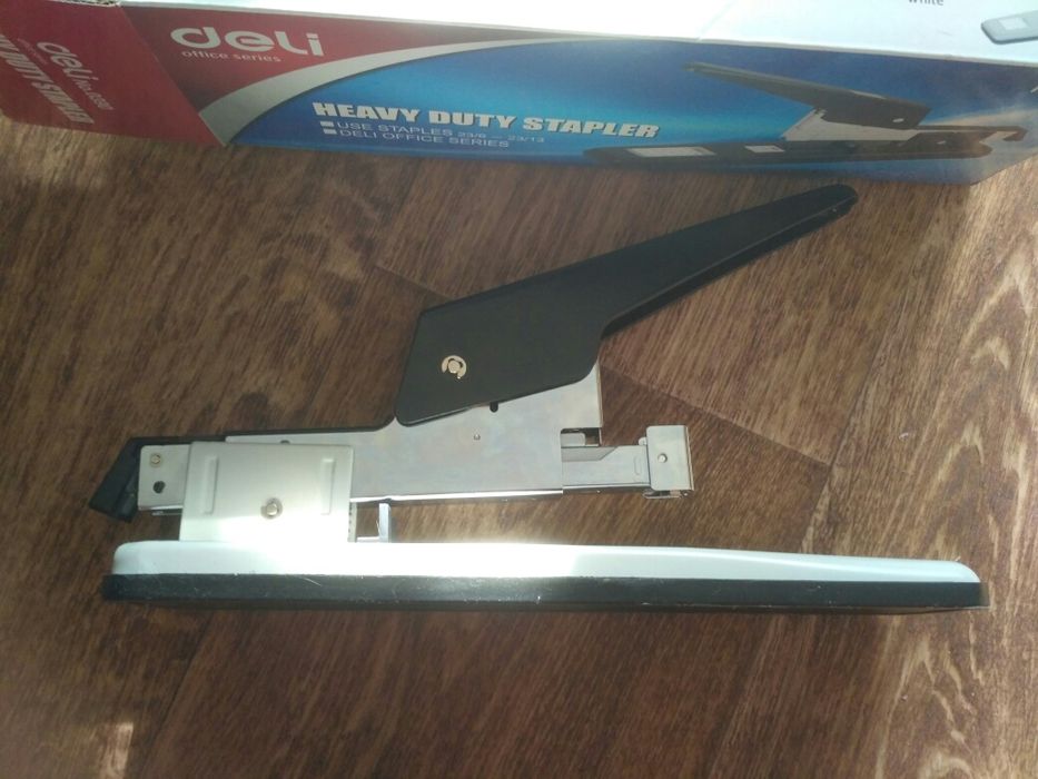 Большой степлер