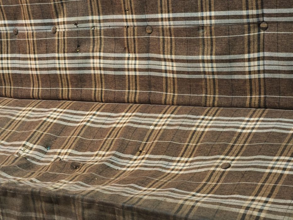 Продаются 2 кресла и 1 диван