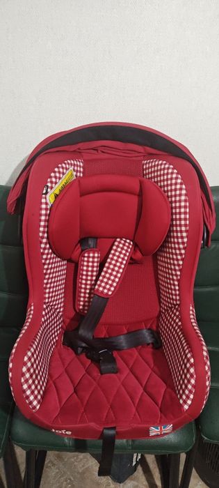 Продам автомобильное кресло для ребенка