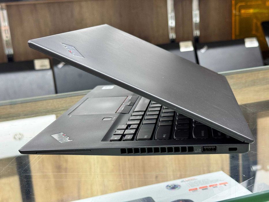 Lenovo ThinkPad T14s Core i7-10510U ram 8 ssd 512