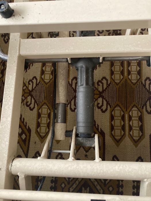 Болнично легло с механично регулиране