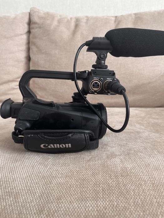 Видеокамера Canon XA25