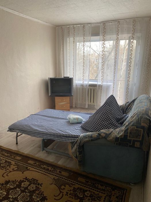 Сдается квартира в 12 микрн