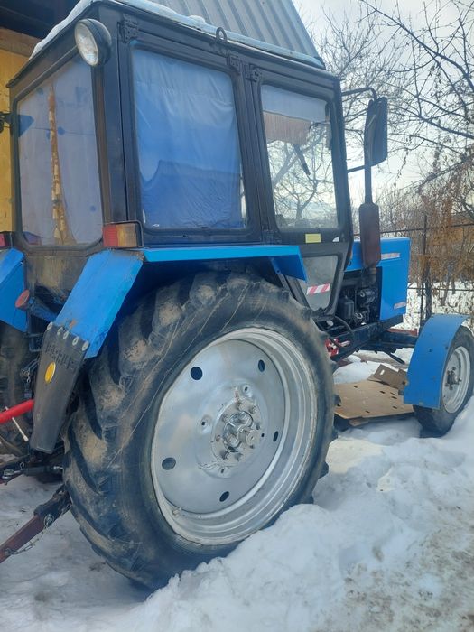 Трактор опрыскивателям 2х тоный