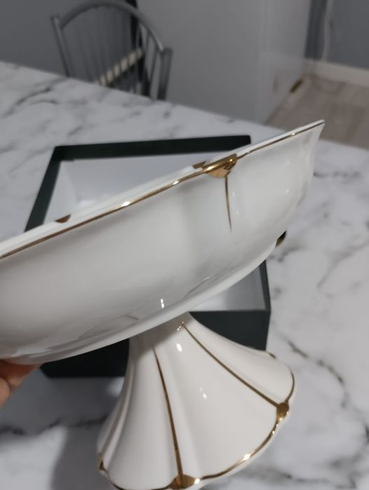 Продам белый фруктовницу