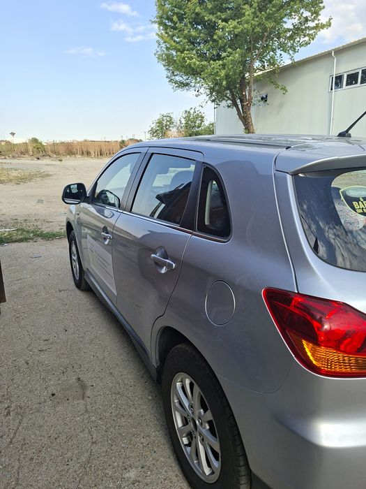 Vând Mitsubishi Asx