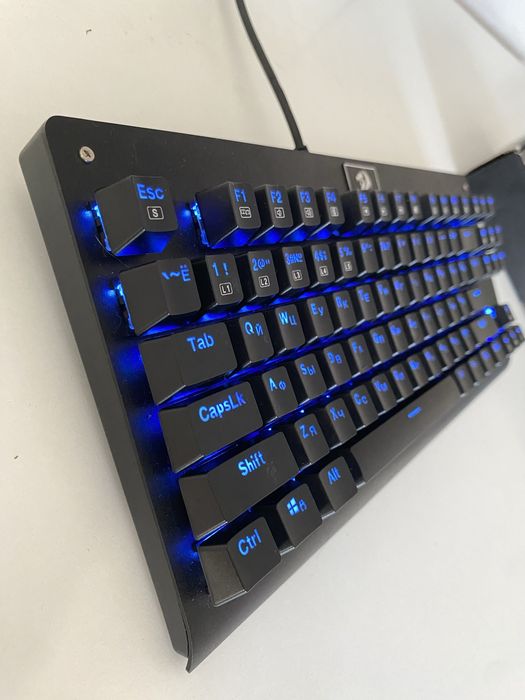 Продам игровую клавиатуру