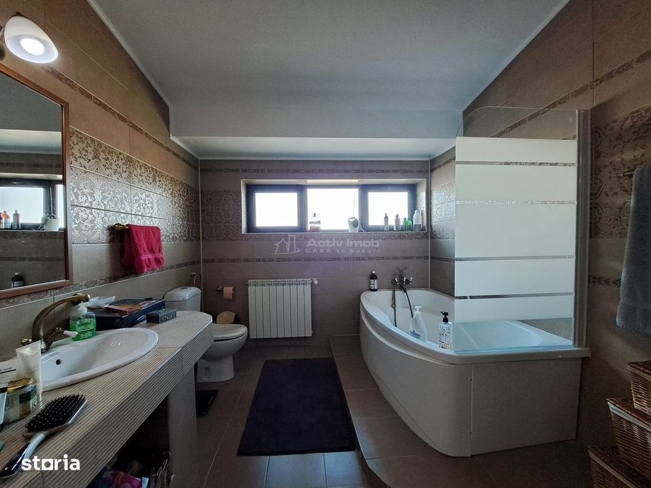 Casa cu piscina - Buftea - 8 camere - 4 bai - 620mp - 2500mp teren