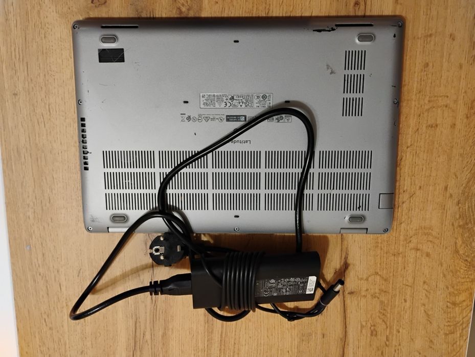 лаптоп Dell Latitude 5410 - i5-10310U, 8GB RAM, 256 NVMe SSD