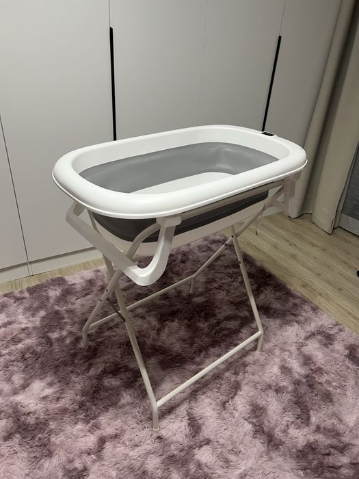 Продам ванночку с подставкой