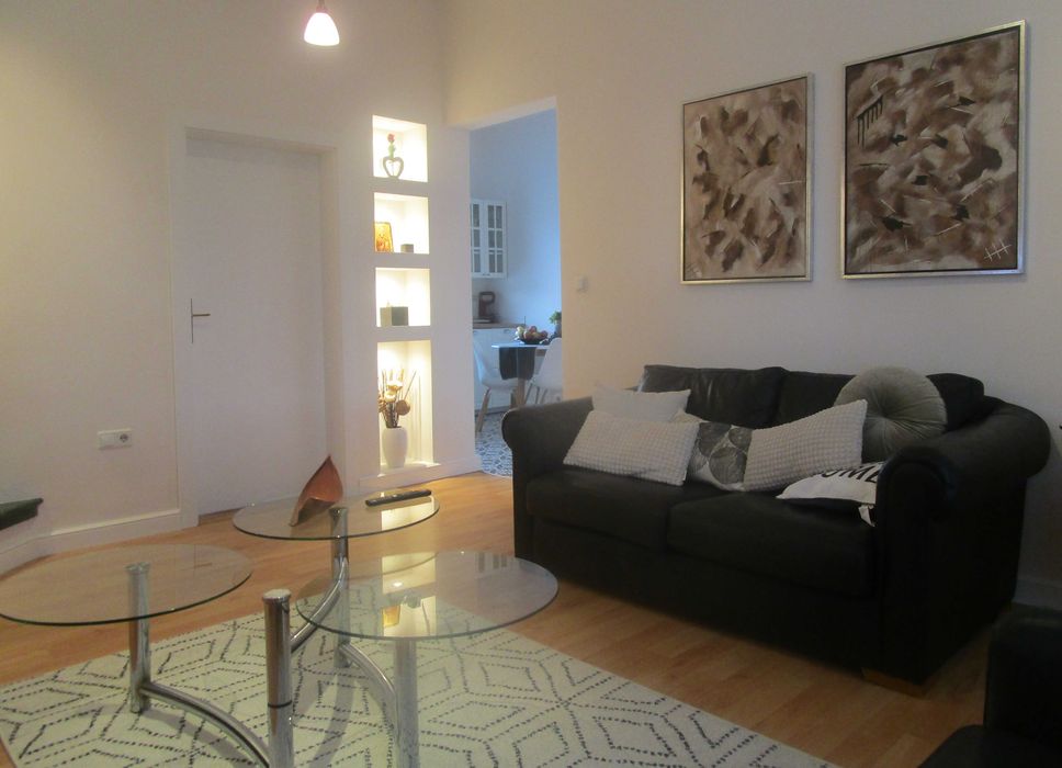 Под наем тристаен суперцентър Пловдив