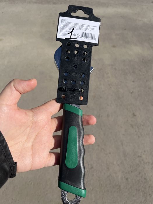 Ключ разводной, регулируется от 0 до 30 мм