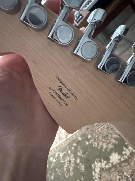 Squier Sonic Stratocaster (SSS) – Cream / Olympic White