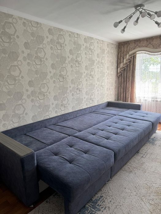 Срочно продам диван