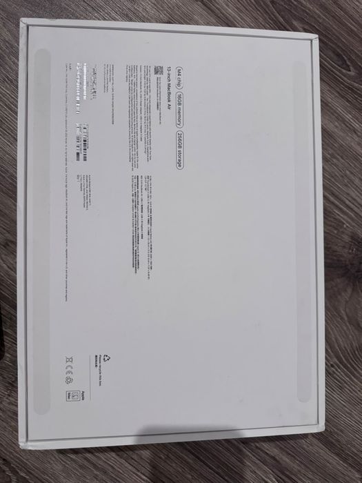 MacBook Air M4 (16/256 GB) Silver — Идеал, АКБ 99%