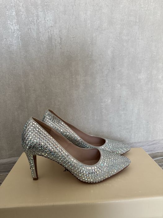 Продам свадебные туфли