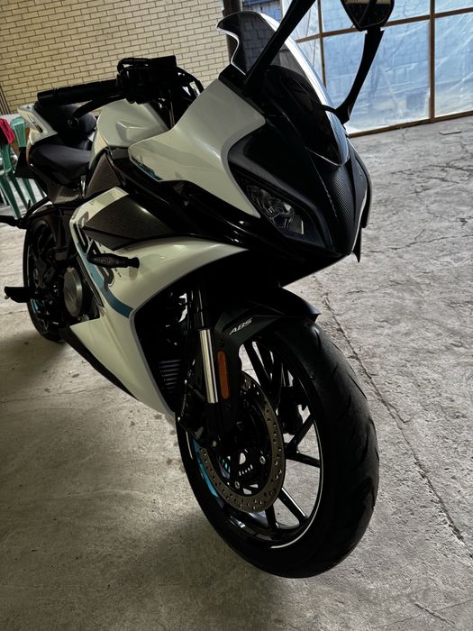Продам CF Moto 2025 года пробег 2200 км