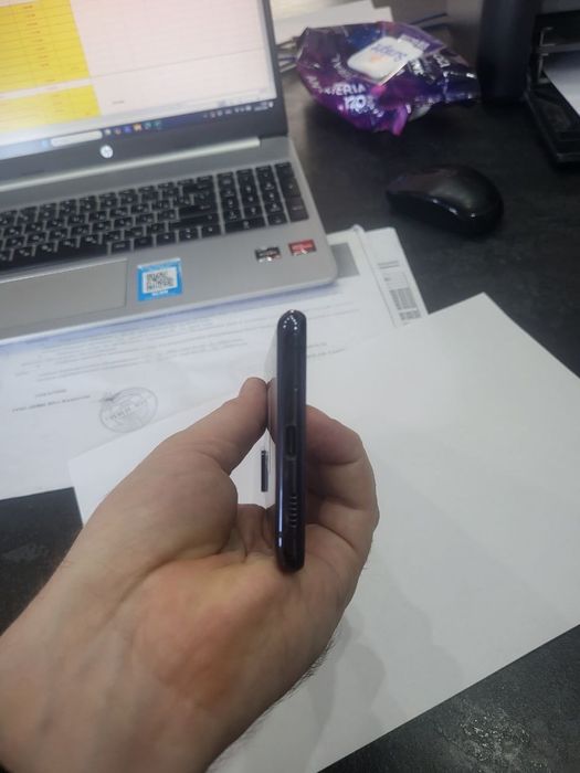 Продам Samsung galaxy s20 FE duos