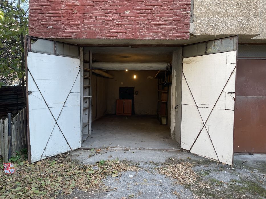 Дава се под наем Гараж / Паркомясто в Перник, Селото - 21 кв.м за 76.5 € - Снимка #2