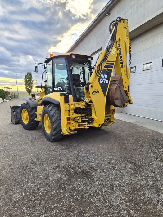 Buldoexcavator Komatsu