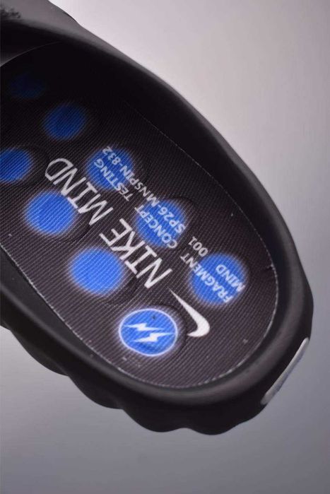 Продавам чисто нови с кутия мъжки чехли Nike Mind 001 x