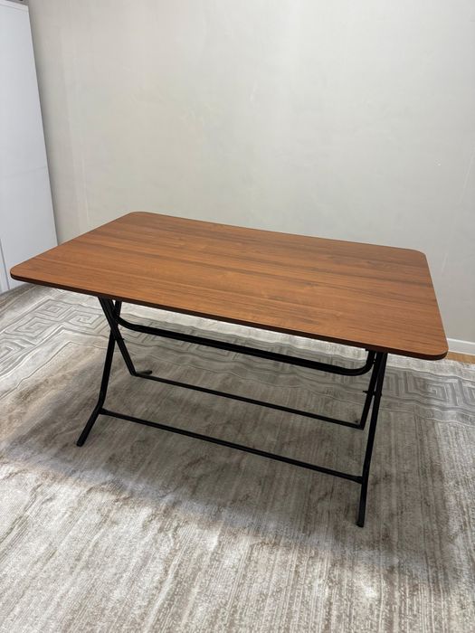 Раскладный стол продаем почти новый