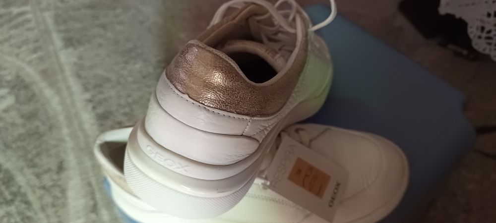 Pantofi sport damă.