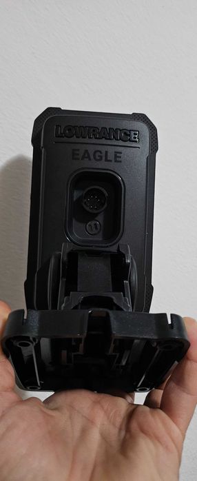Sonar pescuit Lowrance Eagle 4X. Sonarul este nou, perfect functional.